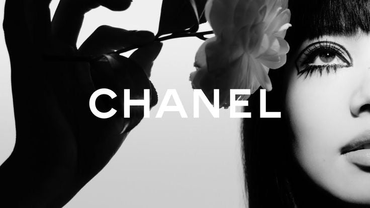 Chanel'in Yeni Dönemi: Klasikten Moderniteye Bir Yolculuk