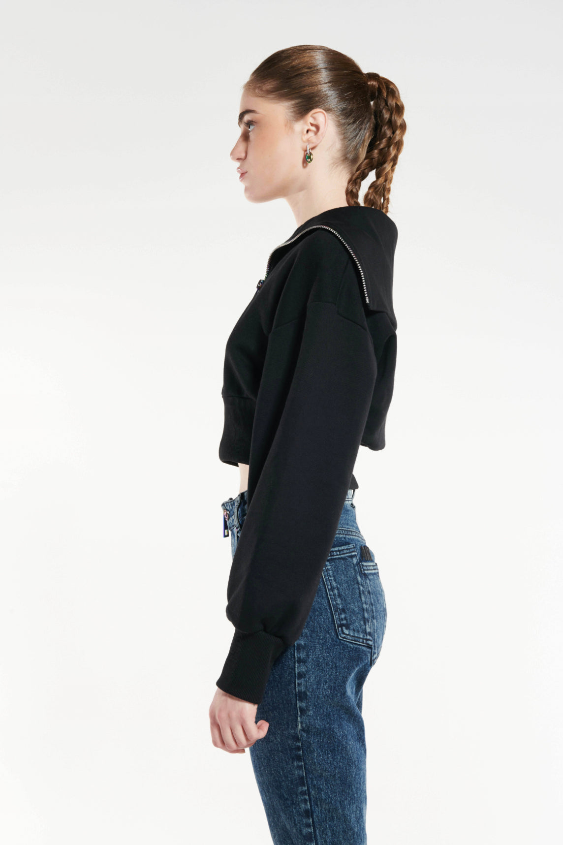 ZIP SWEATSHIRT