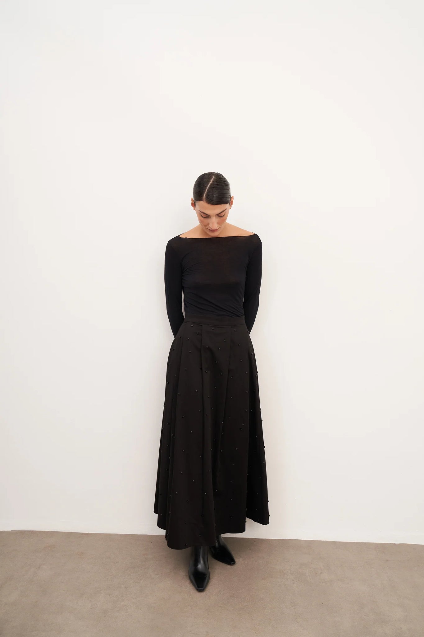 Siyah Taş İşlemeli Pileli Cep Detaylı Uzun Etek