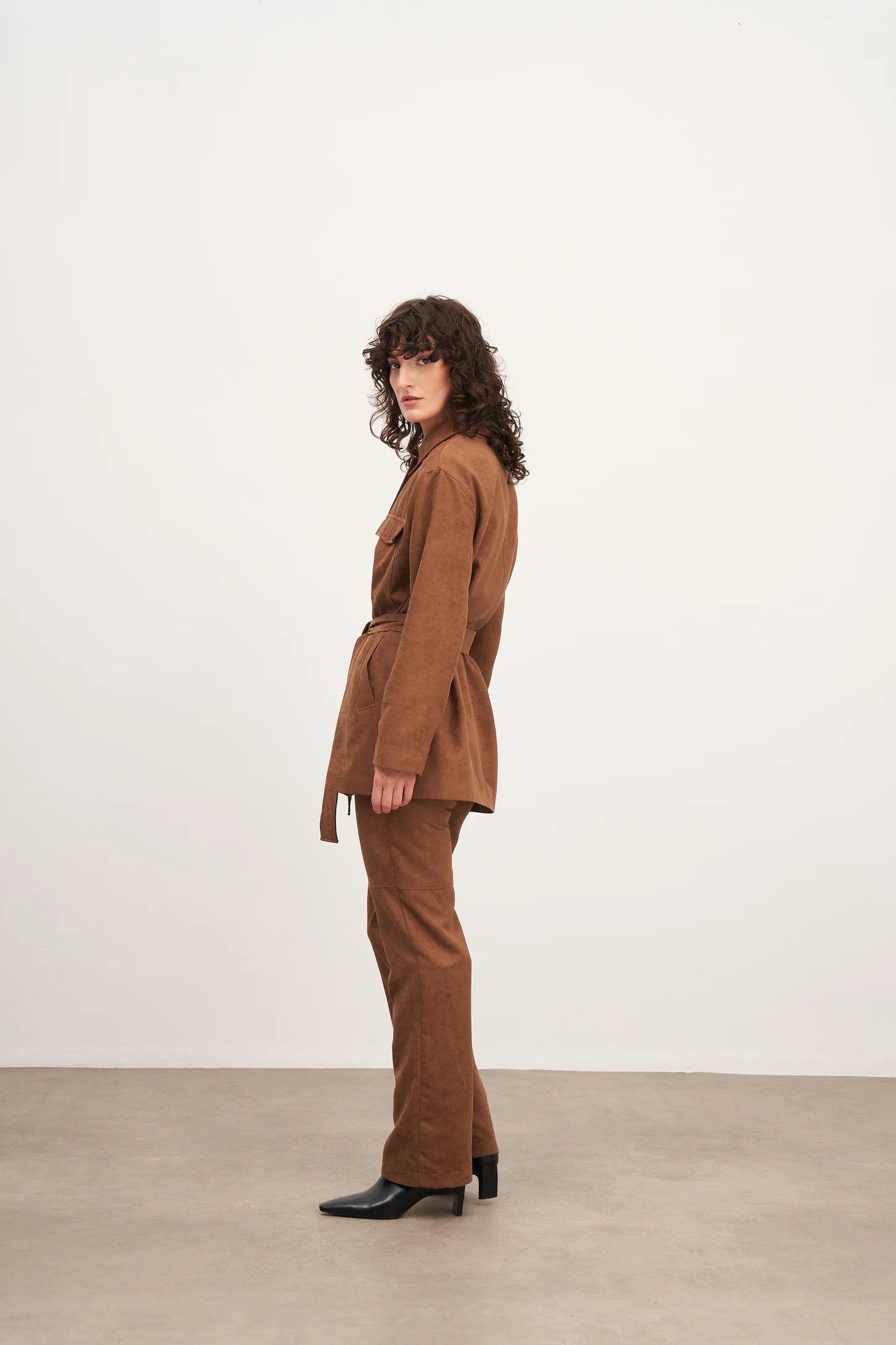 Taba Süet Bağlama ve Cep Detaylı Ceket