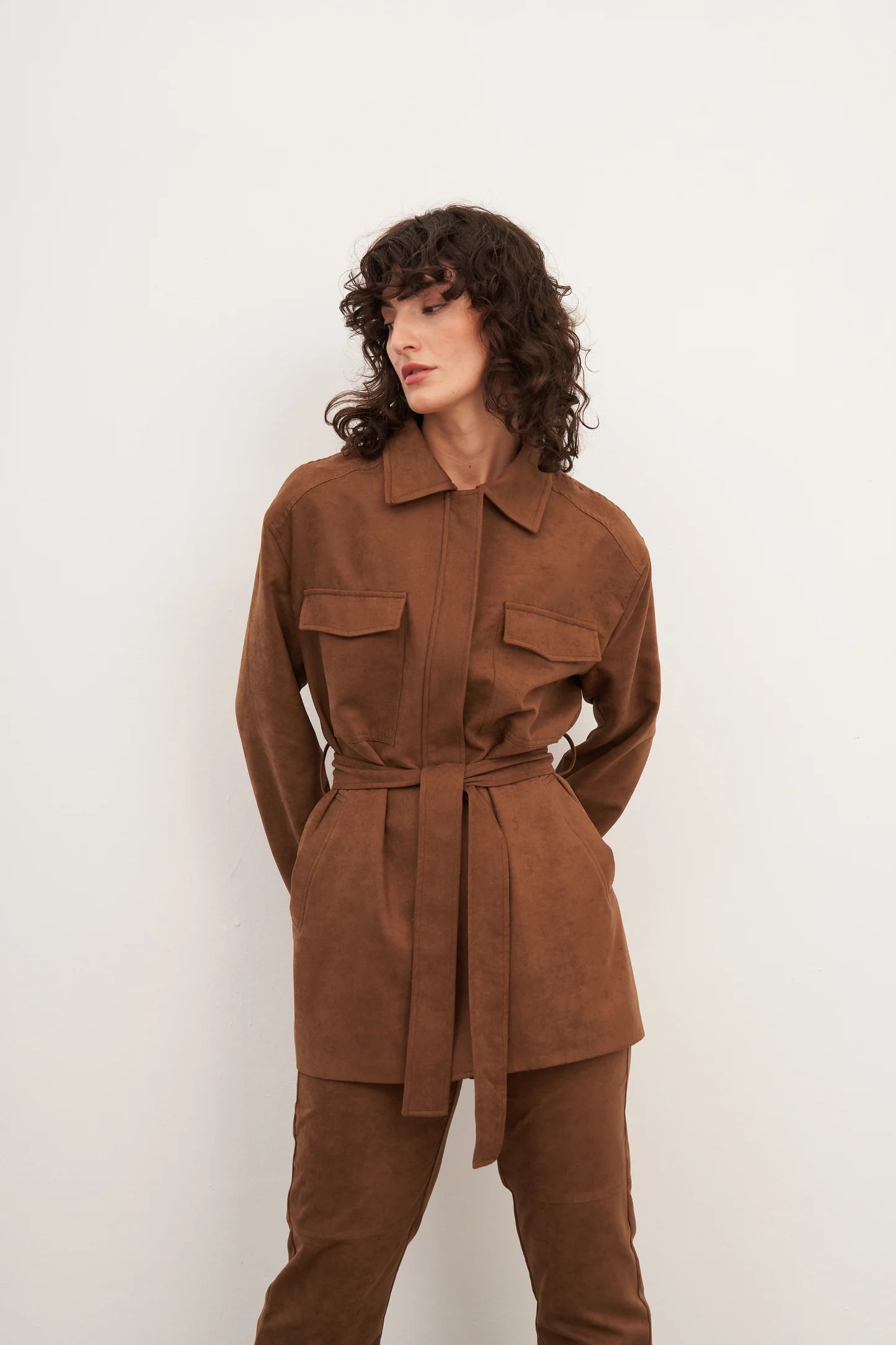 Taba Süet Bağlama ve Cep Detaylı Ceket