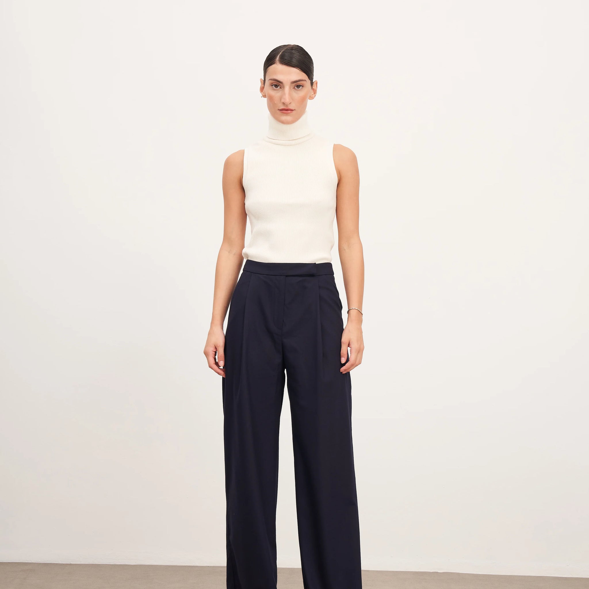 Pileli ve Yün Görünümlü Geniş Paça Pantolon