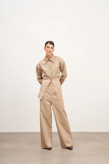 Bej Taş İşlemeli Bağlama Detaylı Pamuk Gömlek