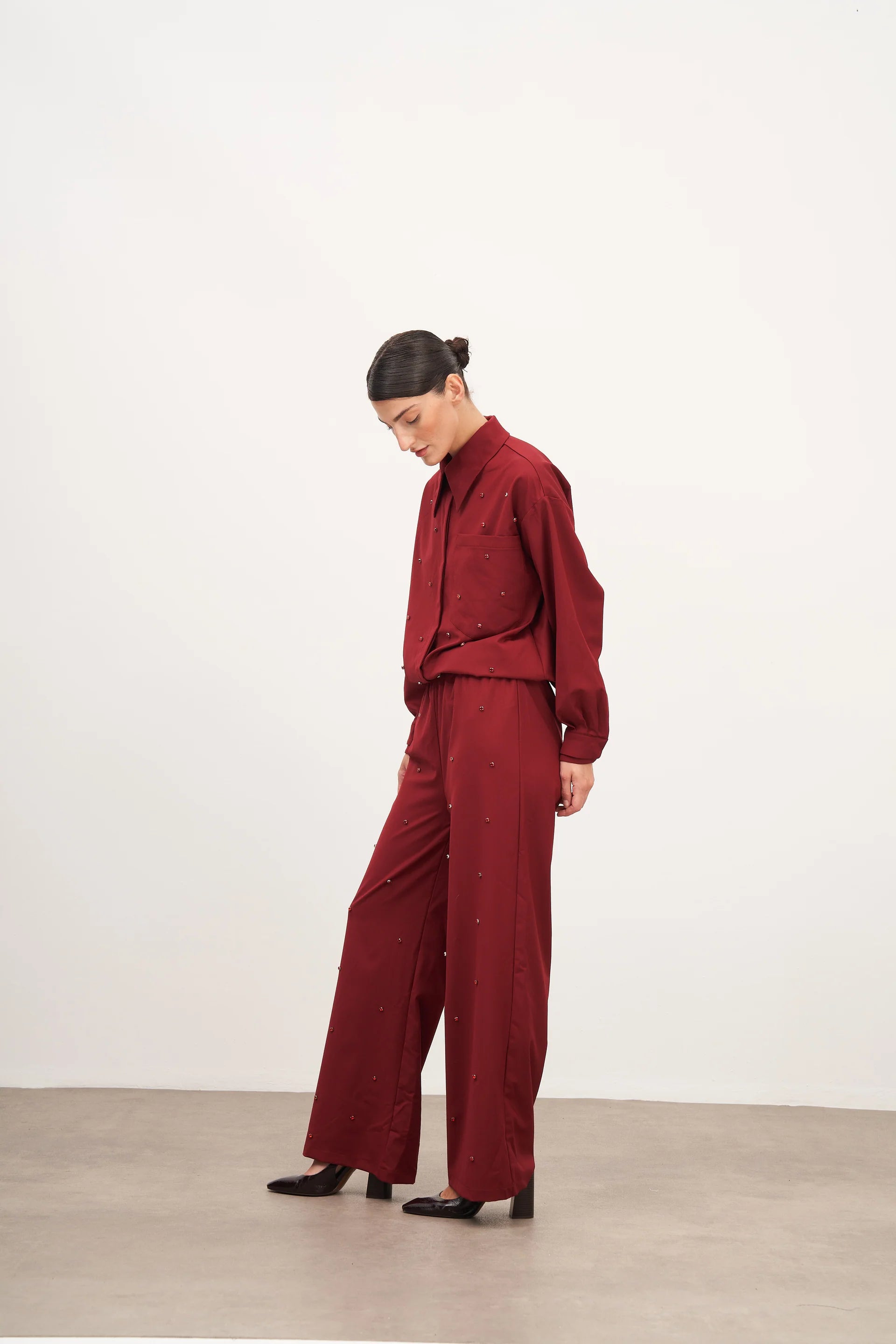 Kırmızı Taş İşlemeli Rahat Pantolon